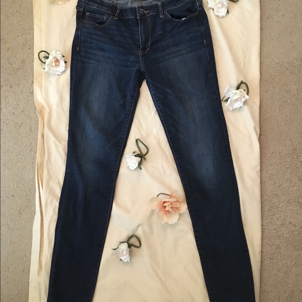 dark blue wash denim jeans